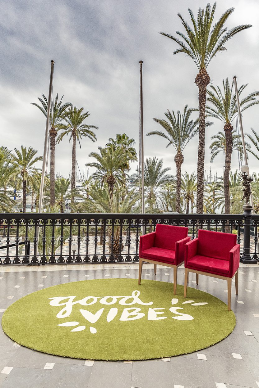Alfombra personalizada con forma ovalada, imagen de ambiente