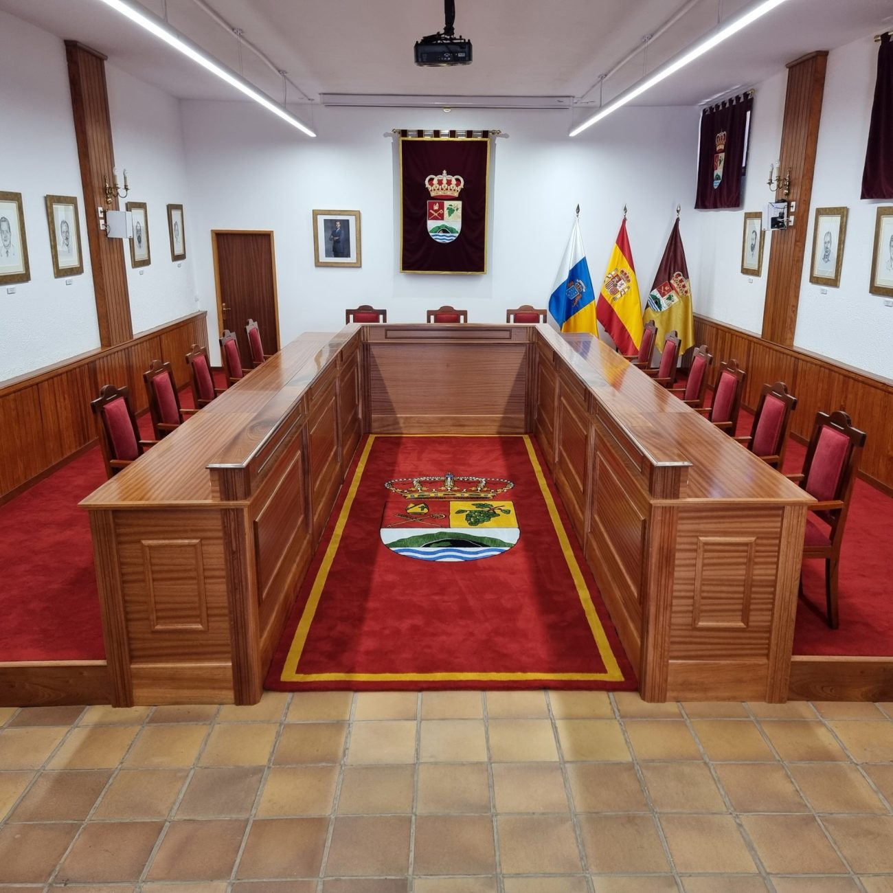 Alfombra a medida realizada por AH para el Excmo. Ayto. de Villa de Mazo (La Palma)